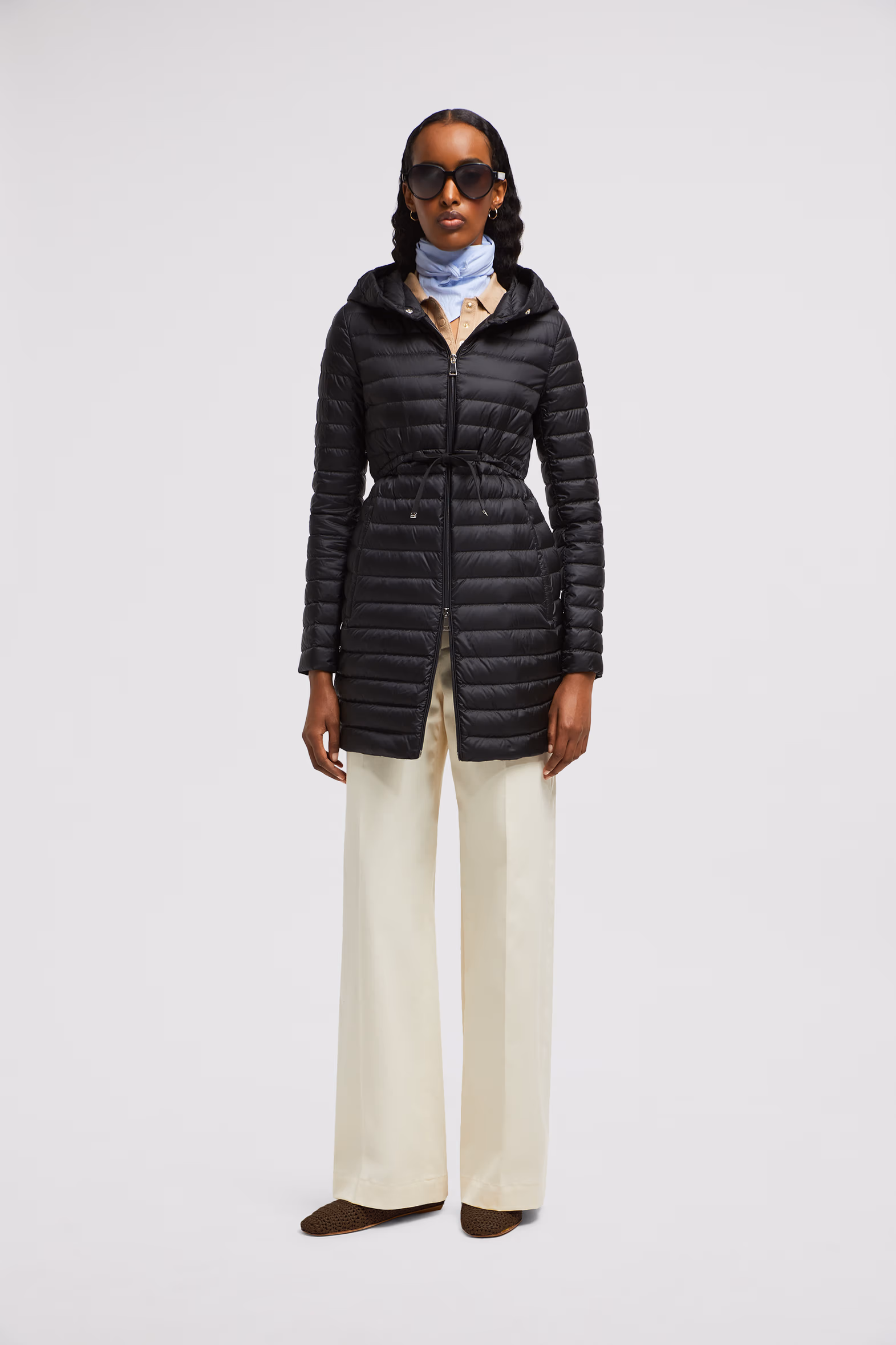 Doudoune longue à capuche ajustée et évasée Barbel Femmes Noir Moncler 0